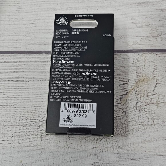 NIB!  The Nightmare Before Christmas Mystery Disney Pin Pack - Picture 3 of 4